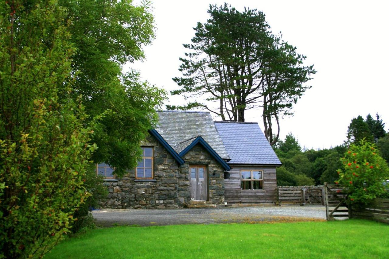 Old Skool Accommodation Trawsfynydd Buitenkant foto