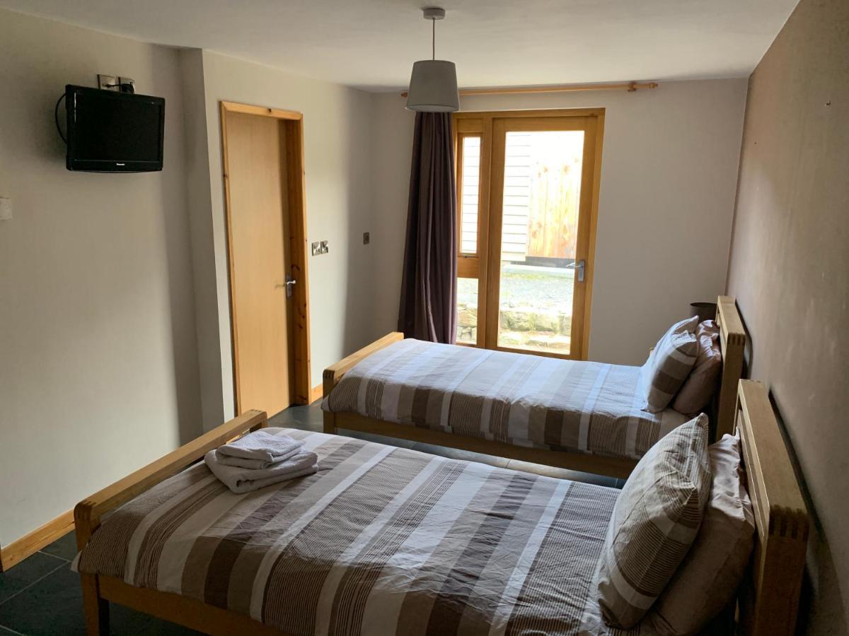 Old Skool Accommodation Trawsfynydd Buitenkant foto