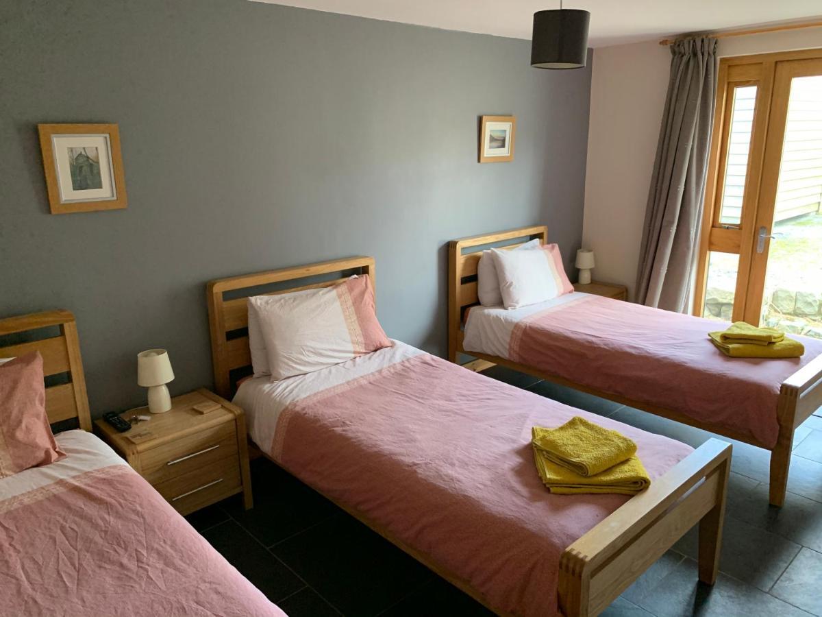 Old Skool Accommodation Trawsfynydd Buitenkant foto